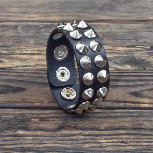 Δερμάτινο Βραχιόλι με Καρφιά 27mm